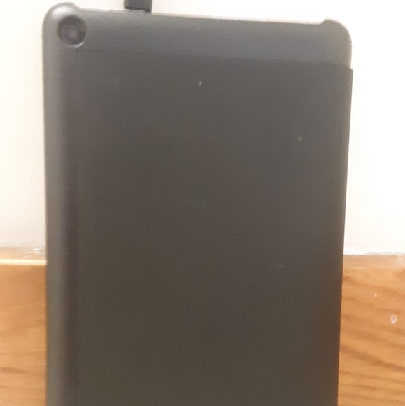 Amazon fire 7 tablet (Used) - Picture 2 of 6